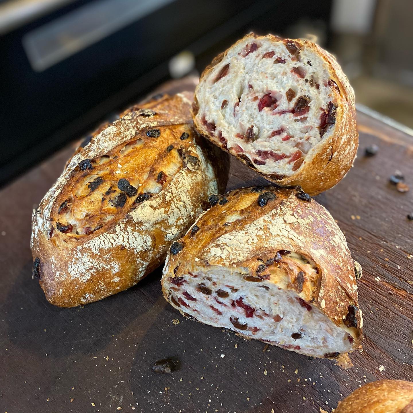 焼き上がりのお知らせ 只今 天然酵母のパンドカンパーニュが焼き上がりました ブランジェリーショコラ 大阪 富田林藤沢台の手作りパン工房 焼き上がりのお知らせ 只今 天然酵母のパンドカンパーニュが焼き上がりました ブランジェリーショコラ 大阪 富田林藤沢台の手作りパン工房